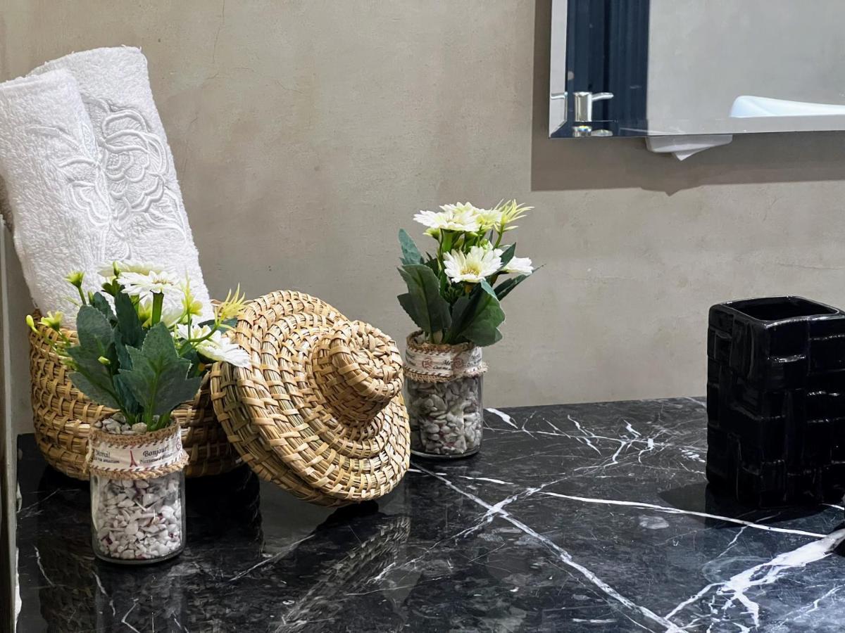 Moderne, Lumineux & Spacieux Avec Balcon -Central -Wifi-Smart Tv-Clim مراكش المظهر الخارجي الصورة